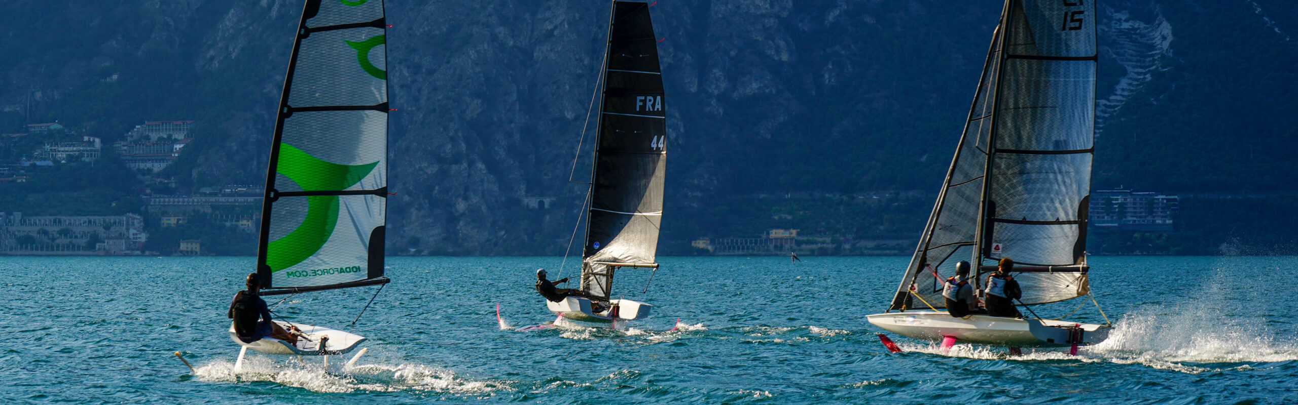 BirdyFish - foiling dinghy - foil boat - bateau à foil - dériveur à foil - Ioda by Birdyfish