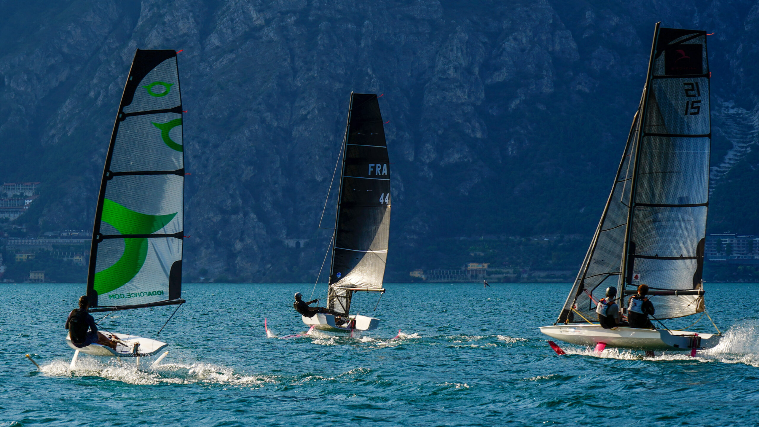 BirdyFish - foiling dinghy - foil boat - - bateau à foil - dériveur à foil